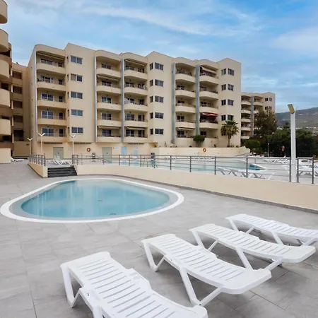 Modern 2 Bed Sea View Pool Access 阿德耶