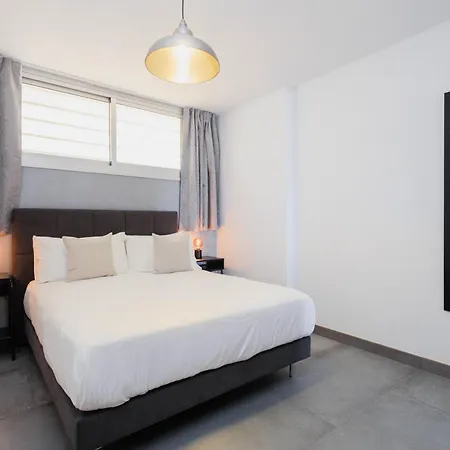 Modern 2 Bed Sea View Pool Access 阿德耶
