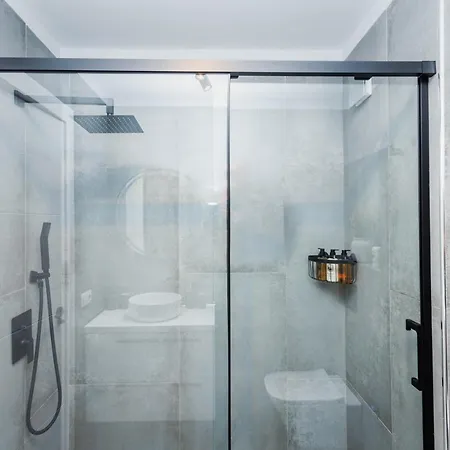 Apartament Modern 2 Bed Sea View Pool Access