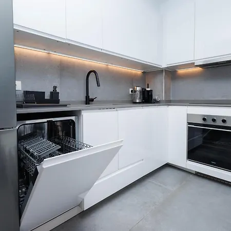 شقة Modern 2 Bed Sea View Pool Access أذيخي