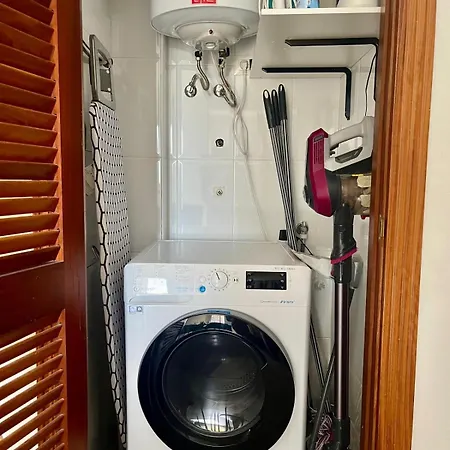 Modern 2 Bed Sea View Pool Access Διαμέρισμα *