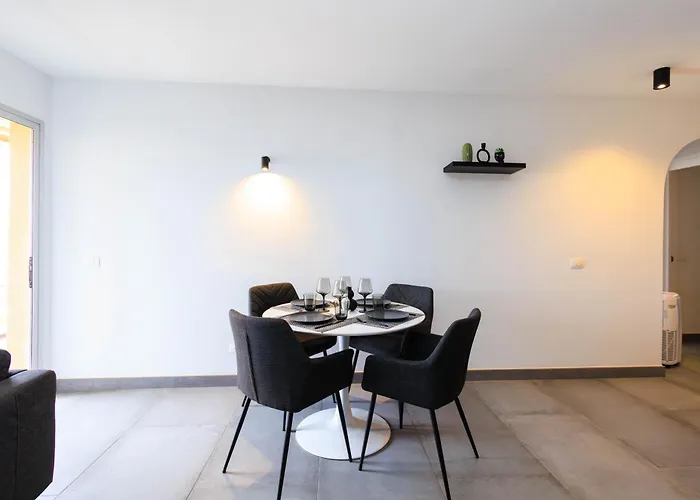 Modern 2 Bed Sea View Pool Access Costa Adeje (Tenerife)