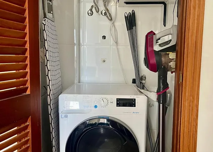 Modern 2 Bed Sea View Pool Access Appartement *